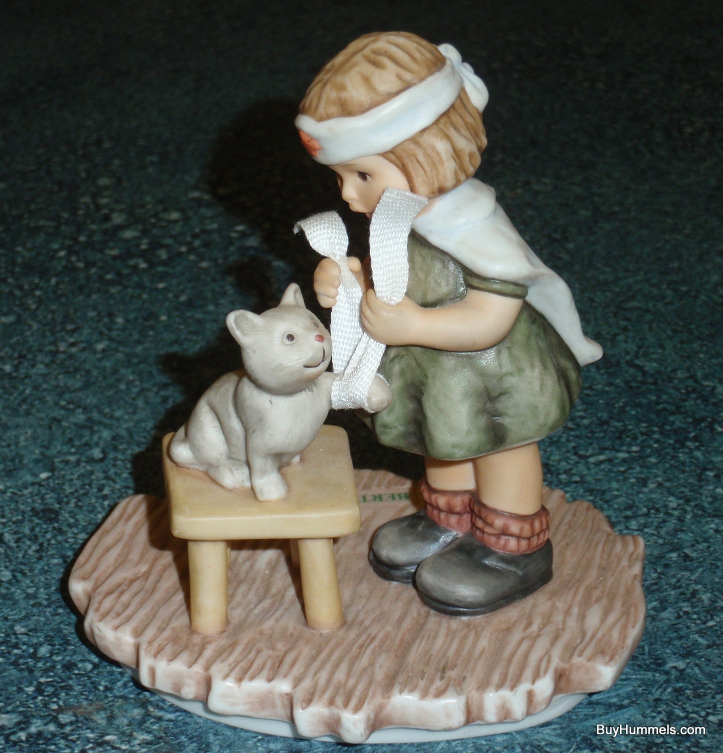 Goebel "Tender Loving Care" BH25 Nurse With Kitten Figurine By Berta Hummel Gift