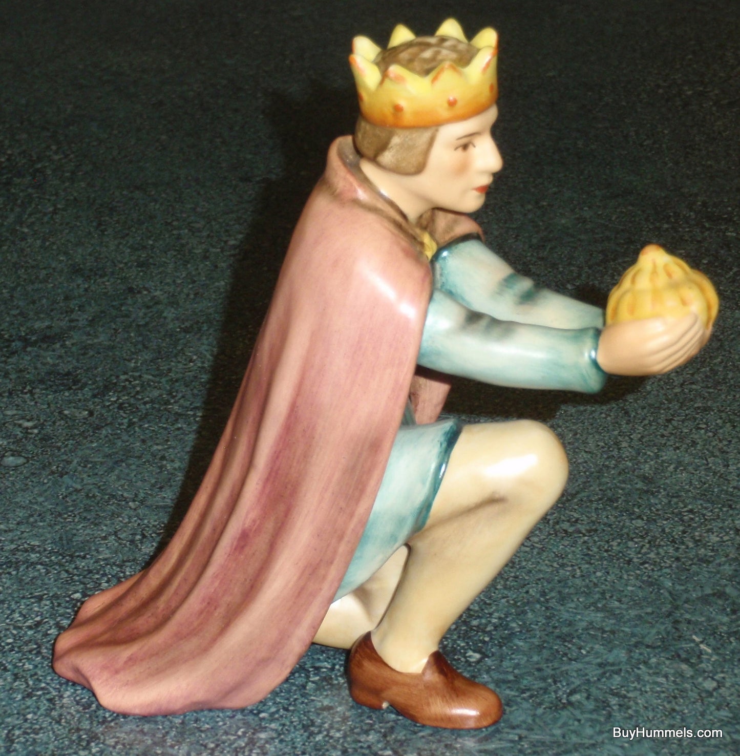 The "King Kneeling" Goebel Hummel Nativity Scene 5-1/2" Figurine #214/M