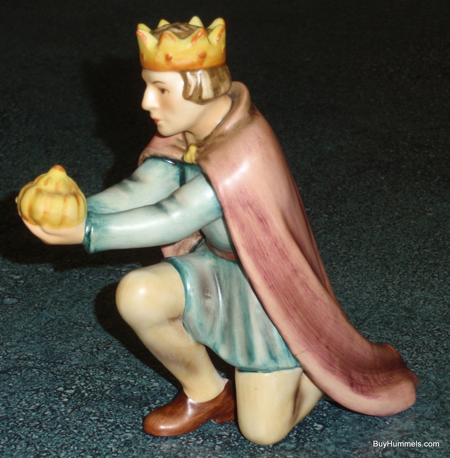 The "King Kneeling" Goebel Hummel Nativity Scene 5-1/2" Figurine #214/M