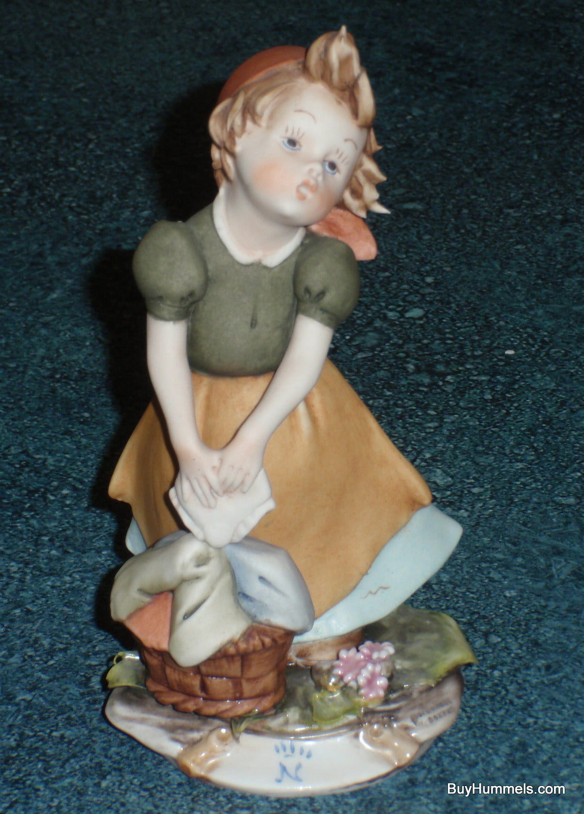 Capodimonte Laundry Girl Figurine Italy - Collectible Gift!