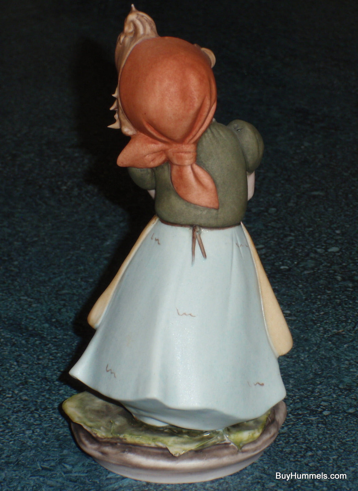 Capodimonte Laundry Girl Figurine Italy - Collectible Gift!