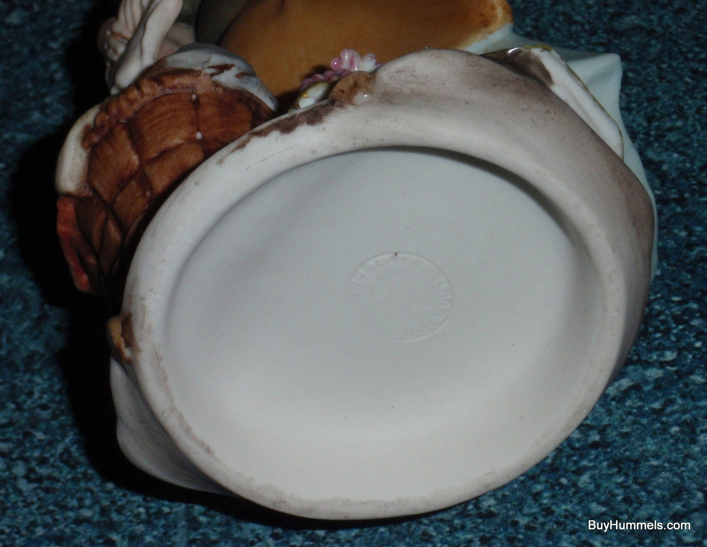 Capodimonte Laundry Girl Figurine Italy - Collectible Gift!