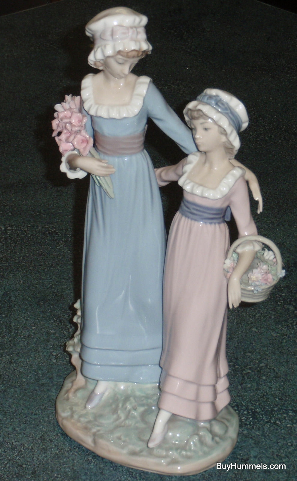 "Daughters" Lladro Figurine #5013 - Two Sisters With Flowers - Collectible Gift!