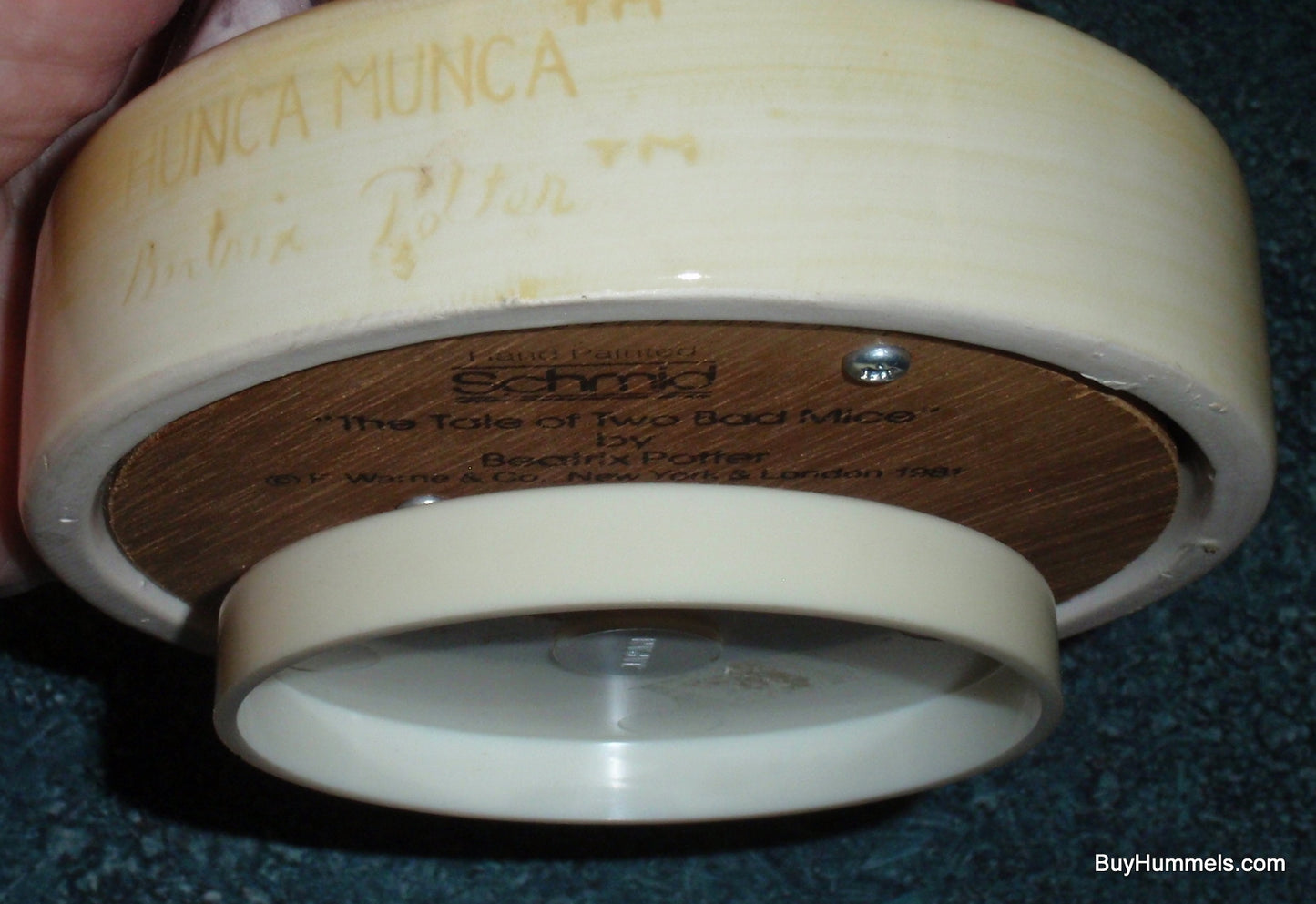 "HUNCA MUNCA" Schmid Collectible Mouse Music Box Beatrix Potter The Tale of Two Bad Mice