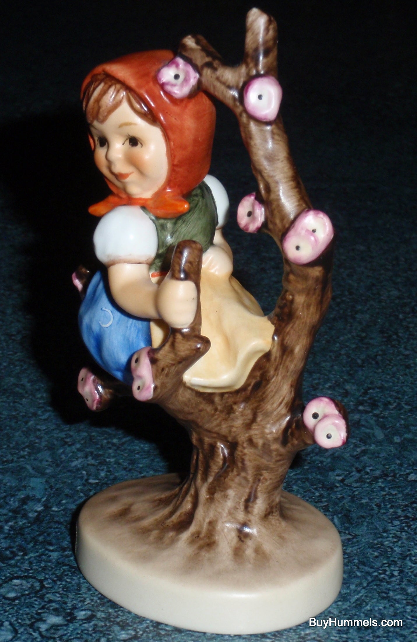 "Apple Tree Girl" Goebel Hummel Figurine #141 3/0 - CHRISTMAS GIFT!