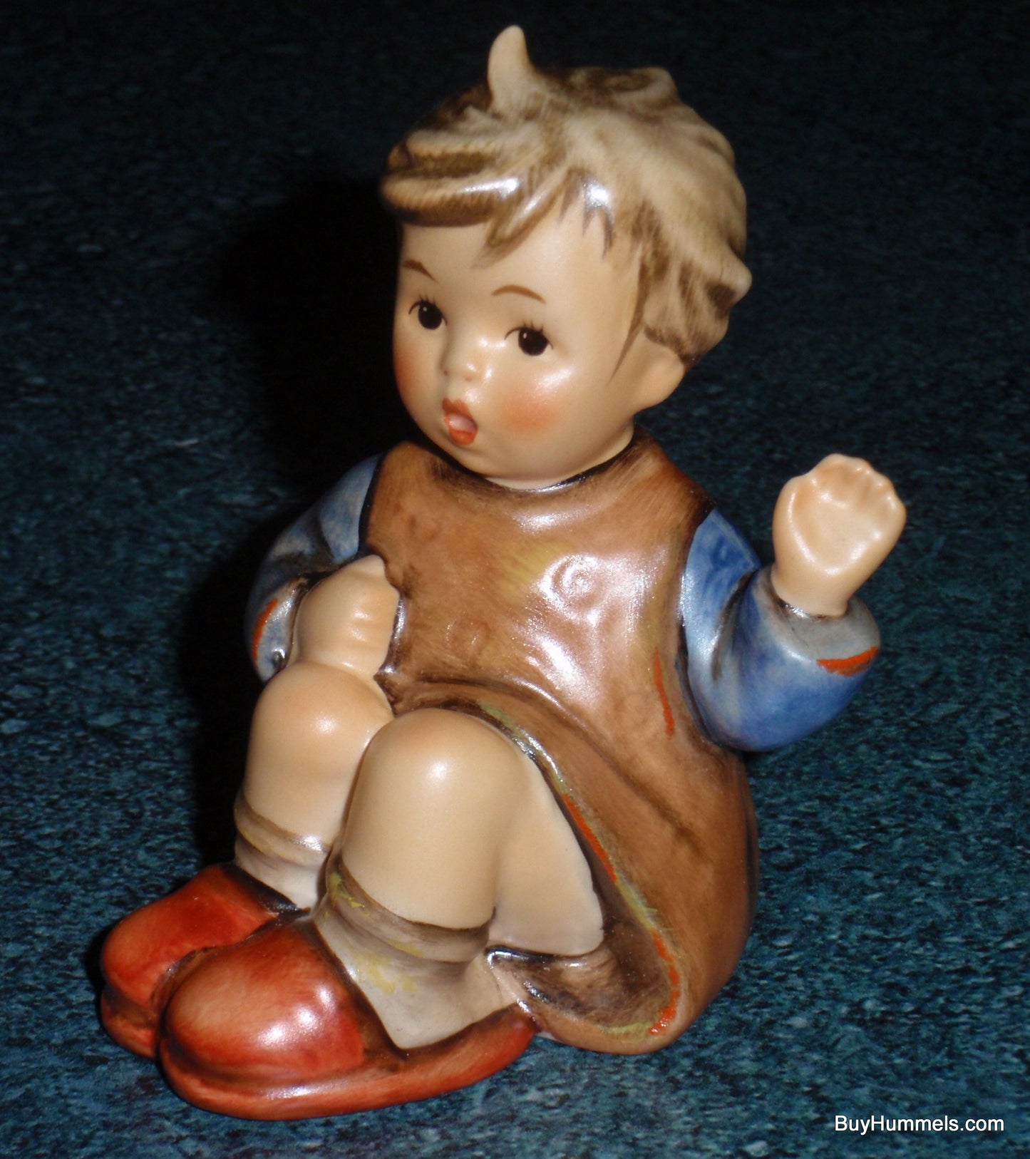 Goebel Hummel Figurine "I'm Here" #478 - Little Boy Waving Hello!