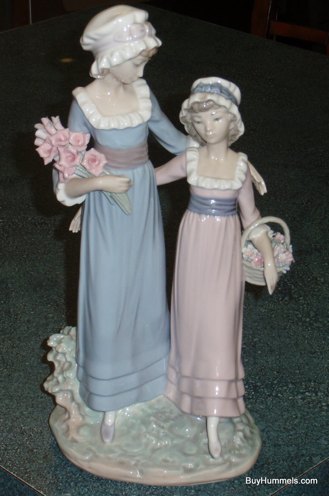"Daughters" Lladro Figurine #5013 - Two Sisters With Flowers - Collectible Gift!
