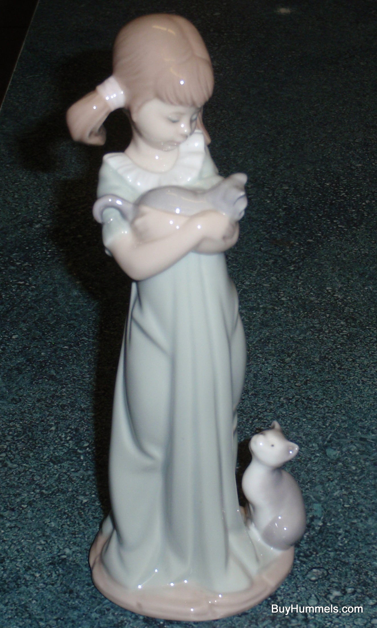 "Don't Forget Me" Lladro Figurine #5743 Girl With Kittens