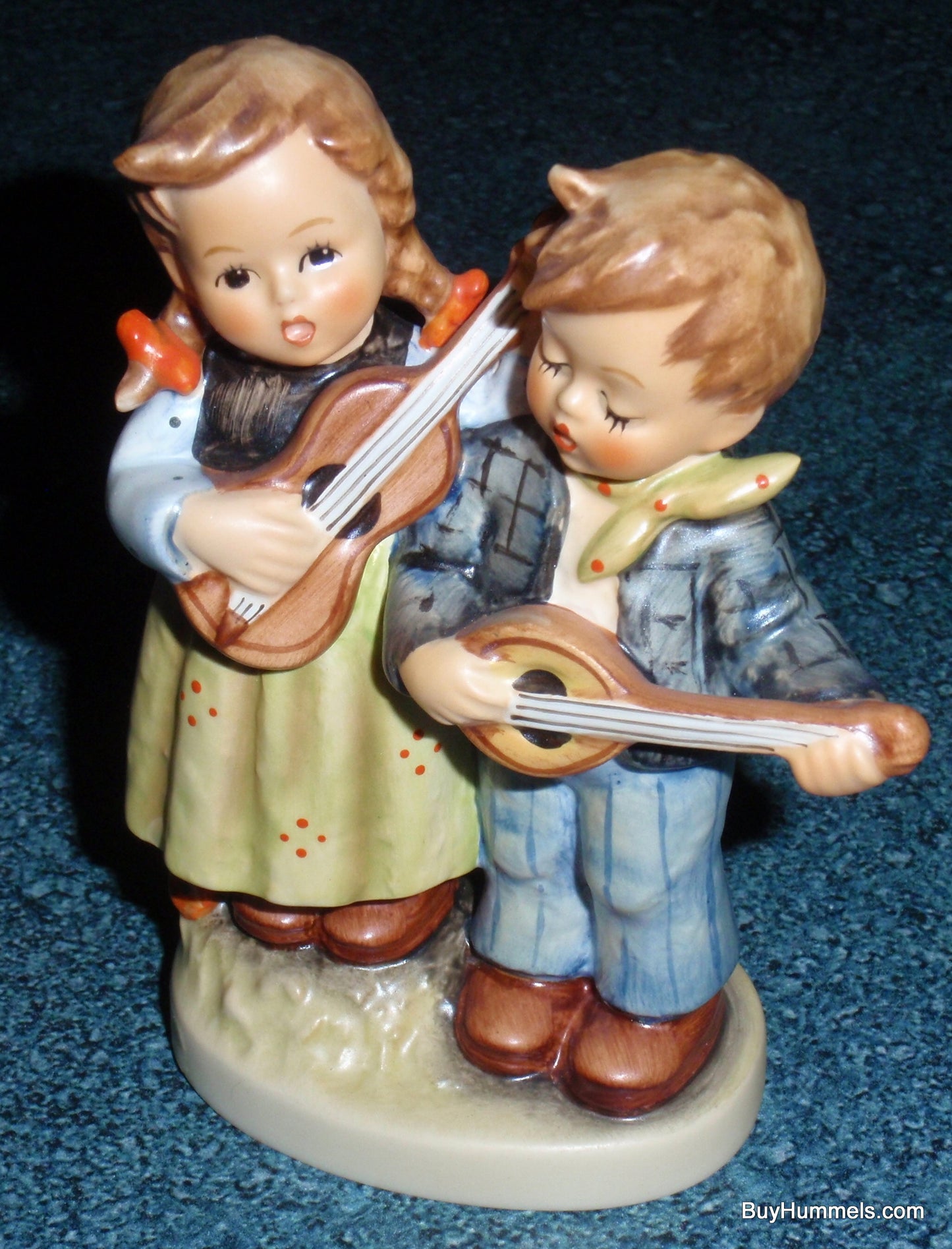"Happy Days" Goebel HUMMEL Figurine #150 2/0 - Cute Duet Playing Us A Song!