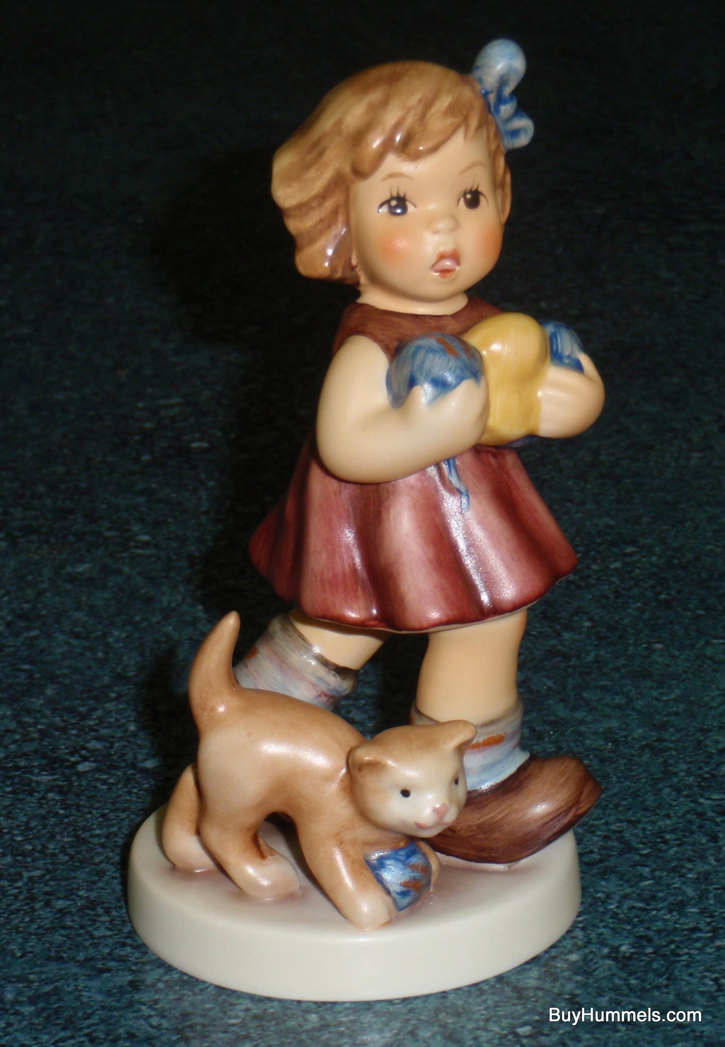 "Little Knitter" Goebel Hummel Figurine #2107/B Girl With Black Cat!