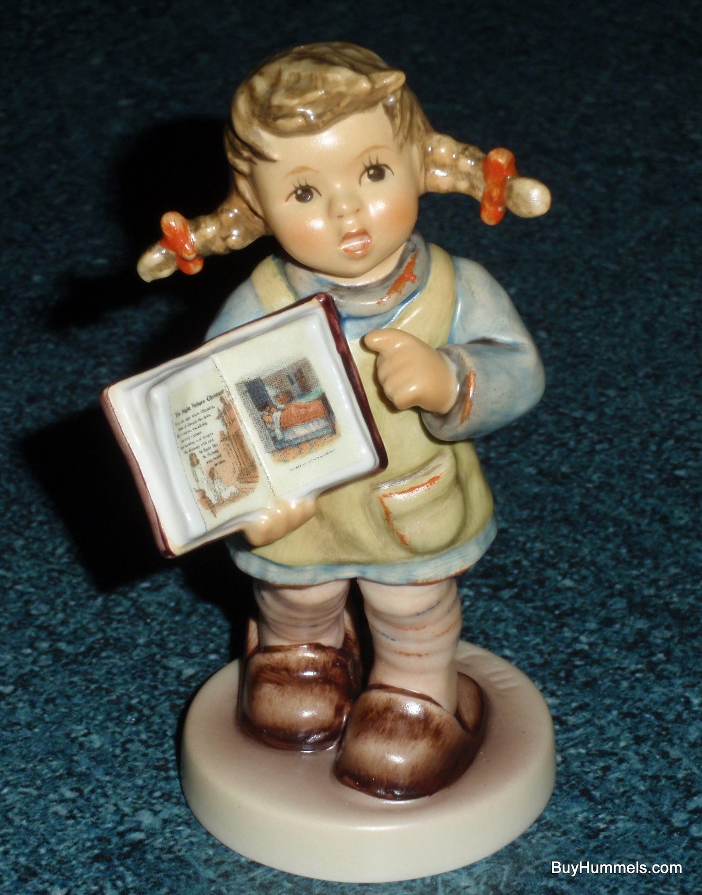 "Night Before Christmas" Goebel Hummel Figurine #2234
