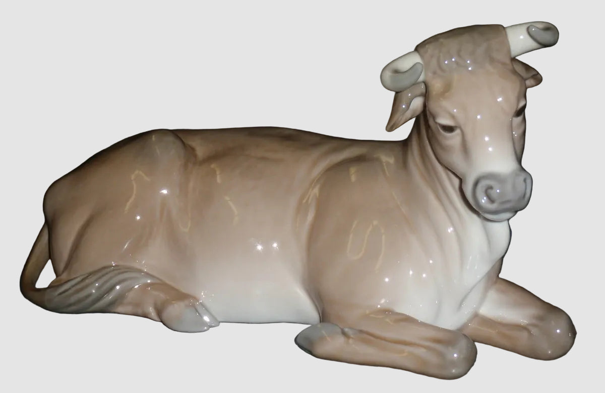"Calf" Lladró Cow / Ox Nativity Figurine #01390 - Salvador Furió (6" x 10")