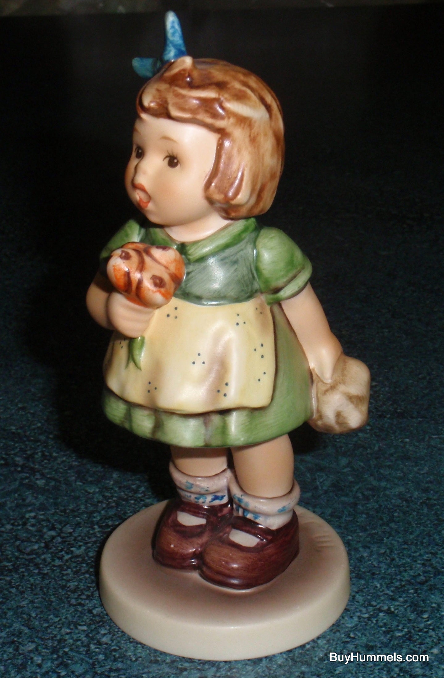 "The Surprise" Goebel Hummel Figurine #431 TMK6 - Little Girl With Flowers CUTE!