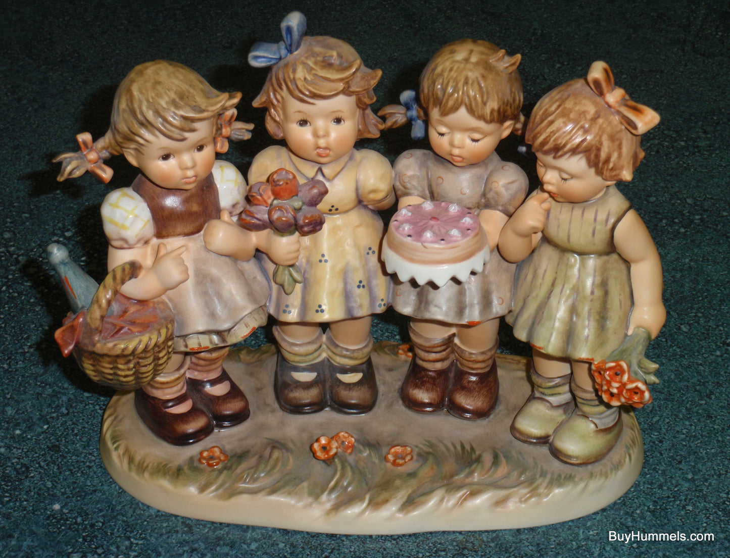 "We Wish You The Best" Goebel Hummel Figurine #600 From The Century Collection