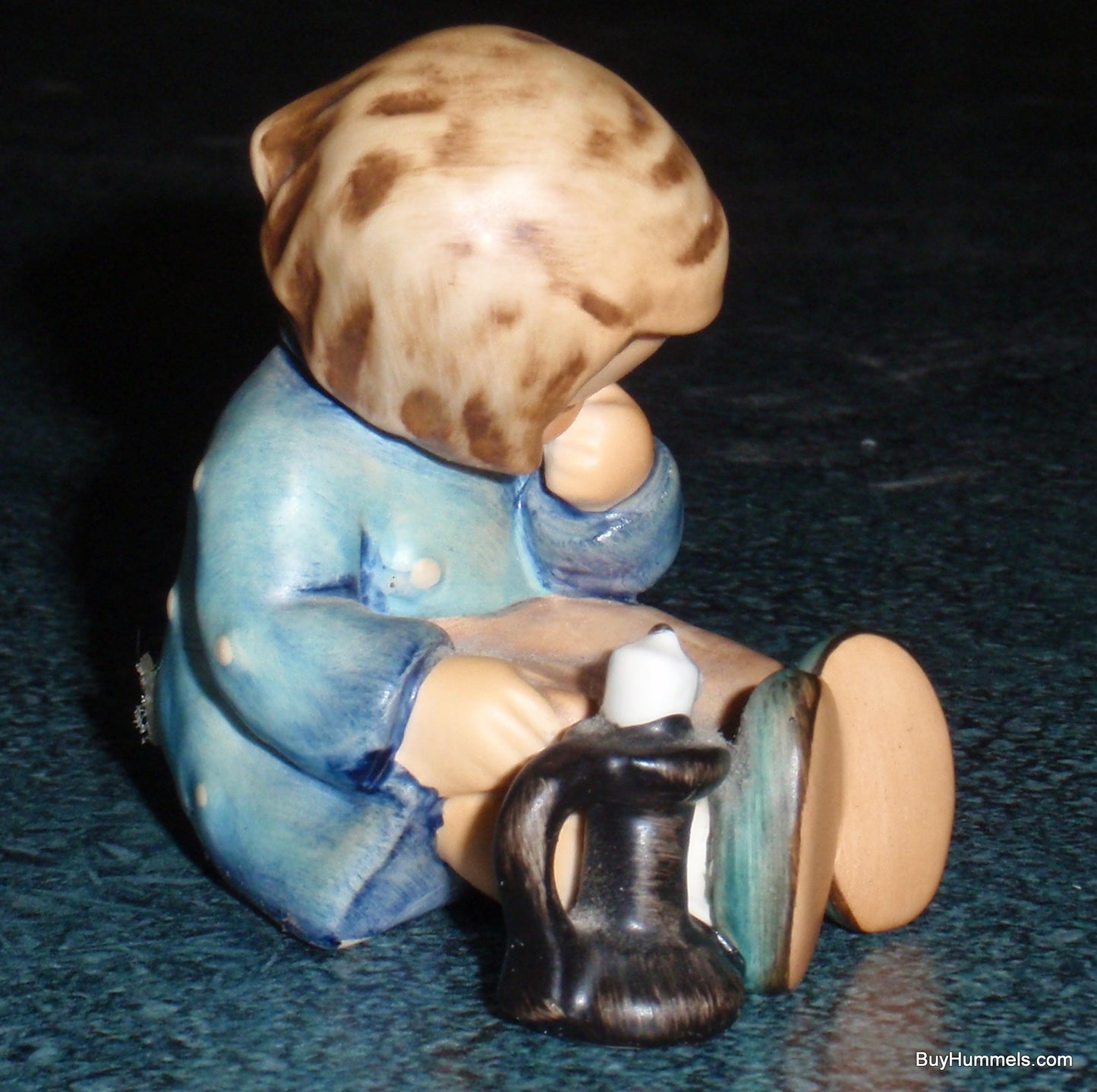 "A Nap" Goebel Hummel Figurine #534 - Girl With Blanket And Candle - CUTE!