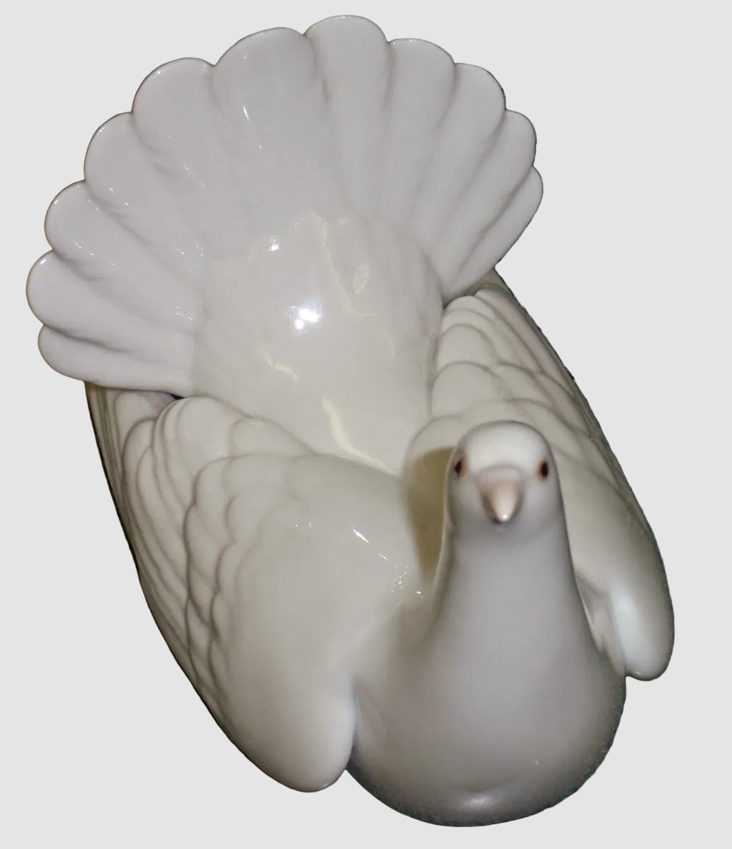 Lladro Restless Dove Figurine 6287 Francisco Catala White Bird Fanned Feathers Glossy Finish Vintage Spain Fine Porcelain