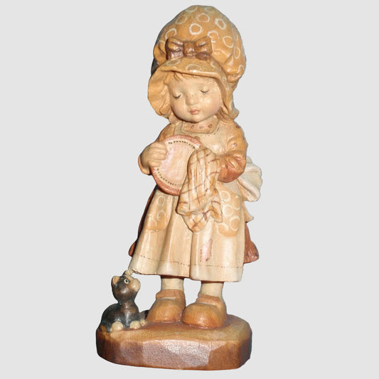 Helping Mother ANRI Sarah Kay 4 Inch Wood Carving Figurine Little Girl Doing Dishes Kitten Italian Wooden Collectible