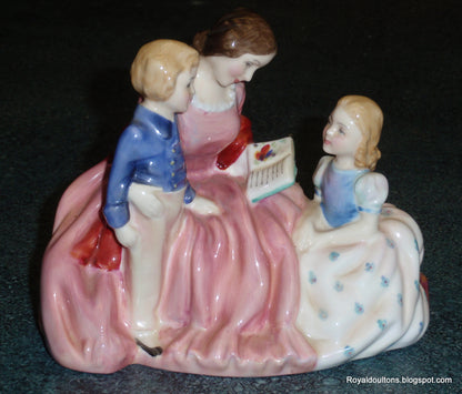 "The Bedtime Story" HN2059 Royal Doulton Figurine Mom Reading To Children - CUTE MOTHER'S DAY GIFT!