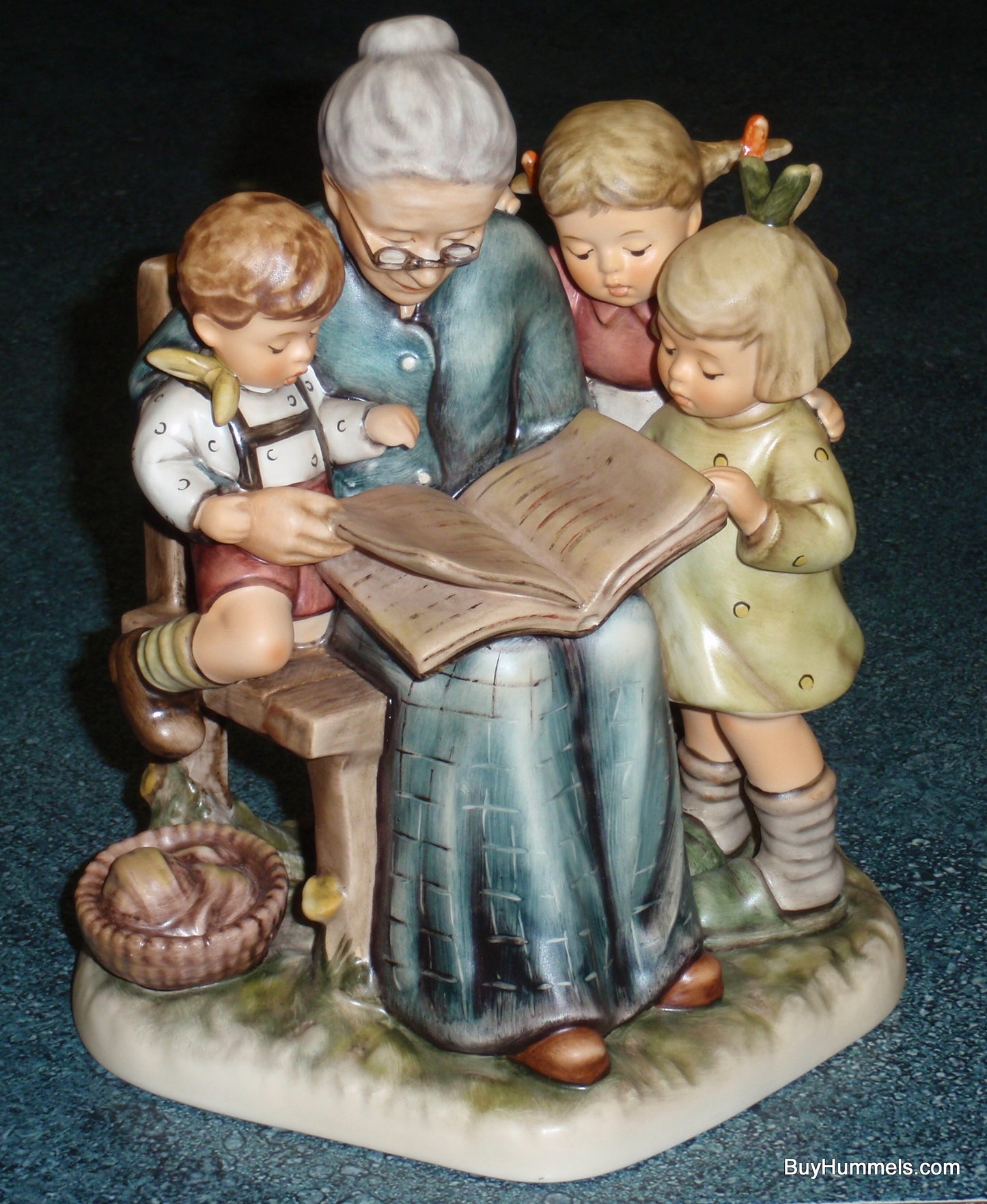 "A Story From Grandma" Hummel Figurine #620 - Grandma Reading To Grandchildren!