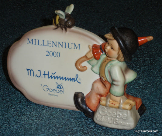 Merry Wanderer Goebel Hummel Dealer Plaque Figurine #900 Millenium With Bee!