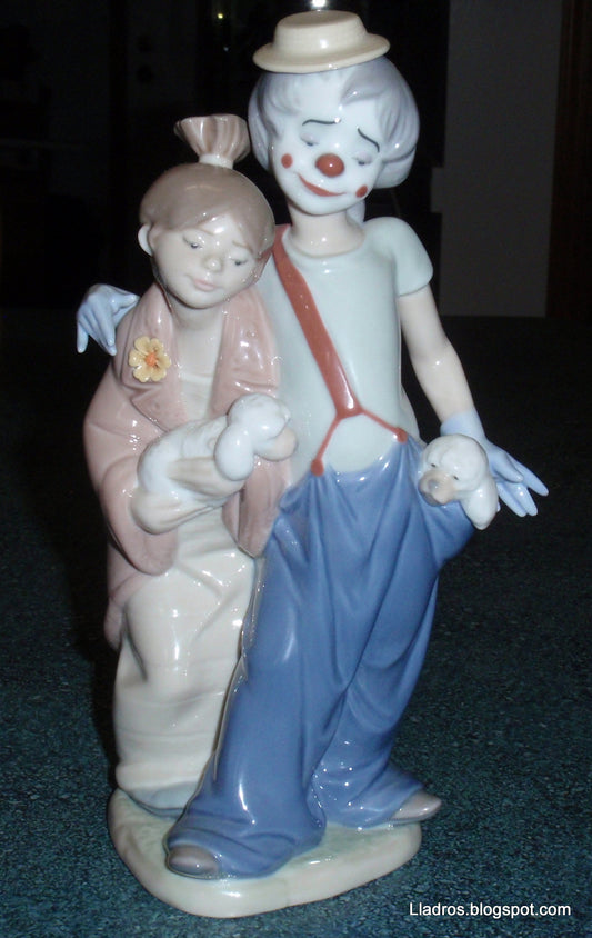 Lladro Pals Forever 7685 Clown with Puppies Figurine Juan Huerta Society 2000