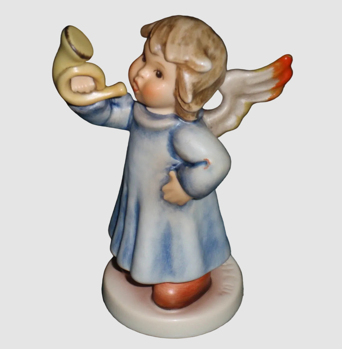 Goebel Hummel "Heavenly Horn Player" Angel Figurine #2096/J TMK8 First Issue Millennium 2000 Excellent Condition