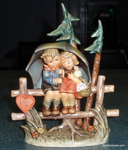 "April Shower" Goebel Hummel Figurine #610 Boy & Girl Under Umbrella
