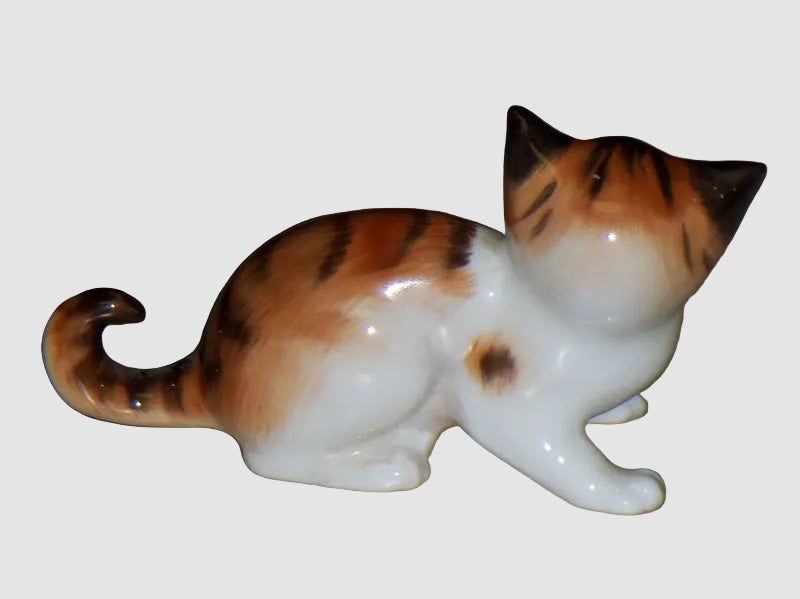 "Kitten Looking Up" Royal Doulton Figurine HN2584 - Orange Tabby Cat (3.25")