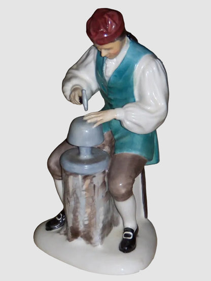 "The Silversmith of Williamsburg" Royal Doulton Figurine HN2208 (6.25")