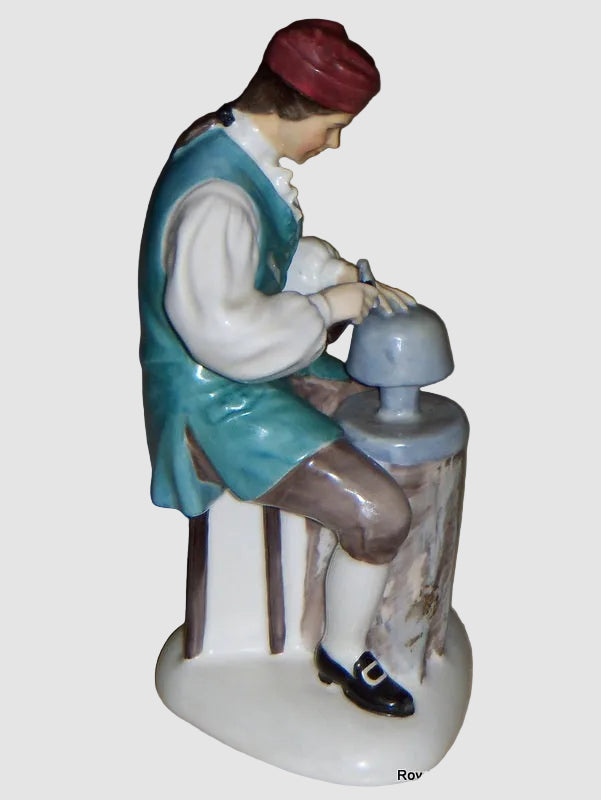 "The Silversmith of Williamsburg" Royal Doulton Figurine HN2208 (6.25")