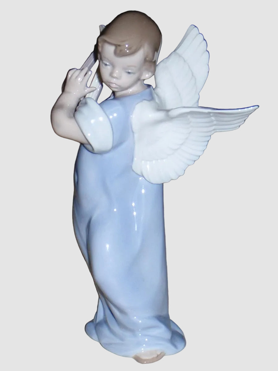 "Angel With Lute" Lladro Figurine #5493 - Fulgencio Garcia (8.25")