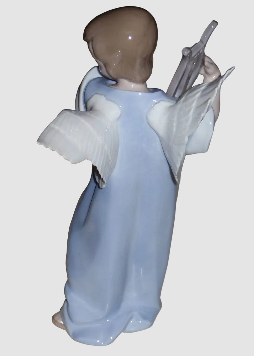 "Angel With Lute" Lladro Figurine #5493 - Fulgencio Garcia (8.25")