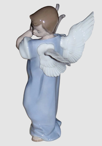 "Angel With Lute" Lladro Figurine #5493 - Fulgencio Garcia (8.25")