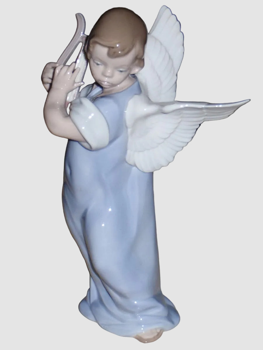 "Angel With Lute" Lladro Figurine #5493 - Fulgencio Garcia (8.25")