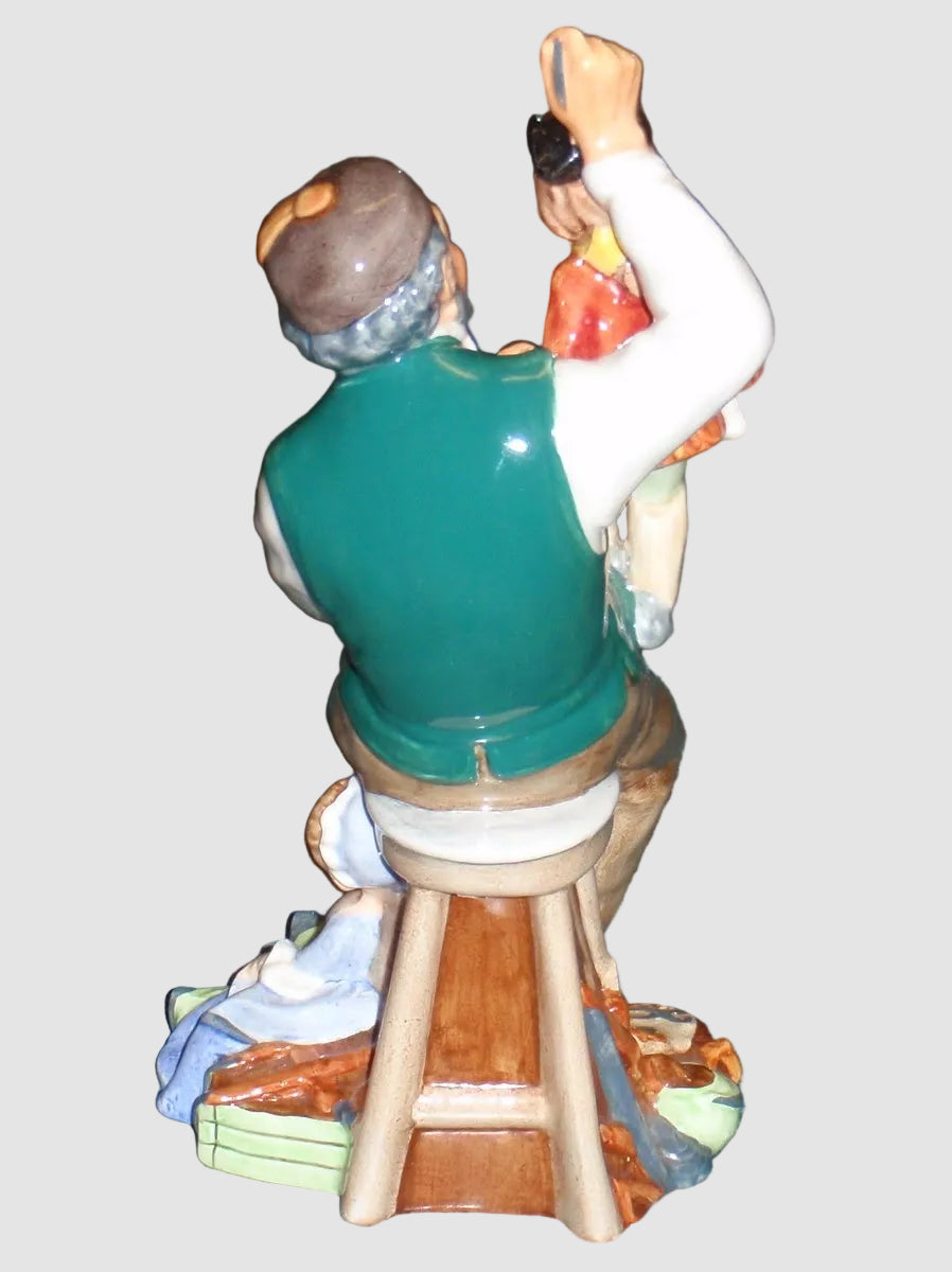 "The Puppetmaker" Royal Doulton Figurine HN2253 - Retired (9.25")