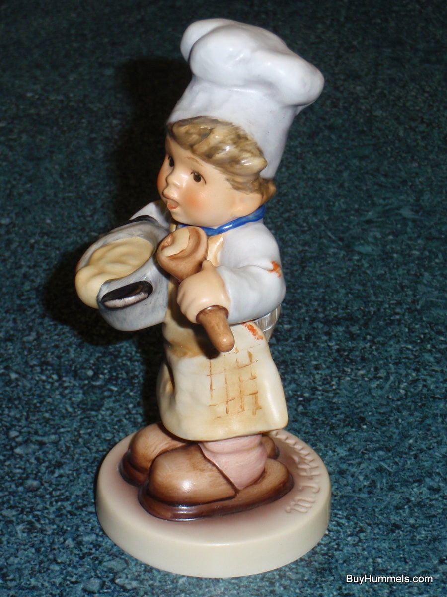 "In The Kitchen" Goebel Hummel Figurine #2038 TMK8