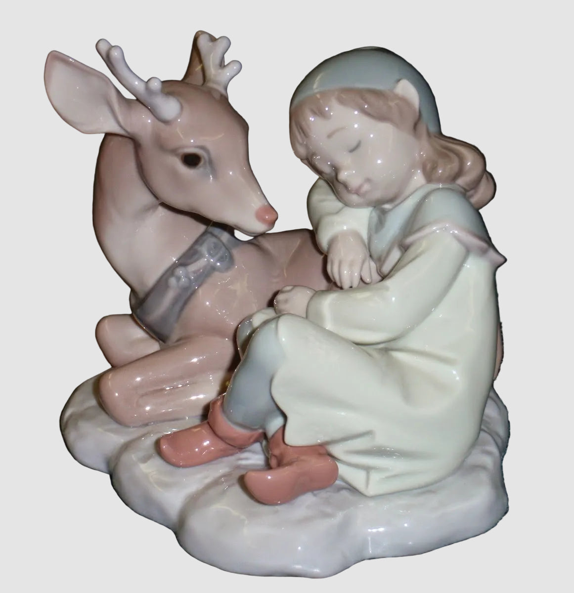 "A Well Earned Rest" Lladro Santa's Secret Workshop Christmas Figurine #6897 (5")