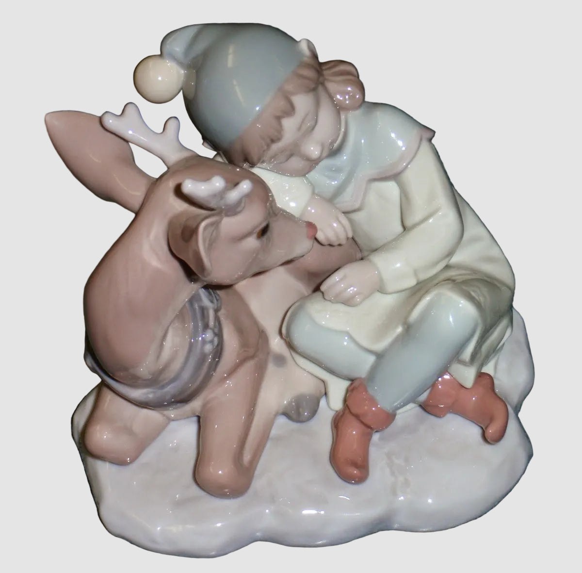 "A Well Earned Rest" Lladro Santa's Secret Workshop Christmas Figurine #6897 (5")