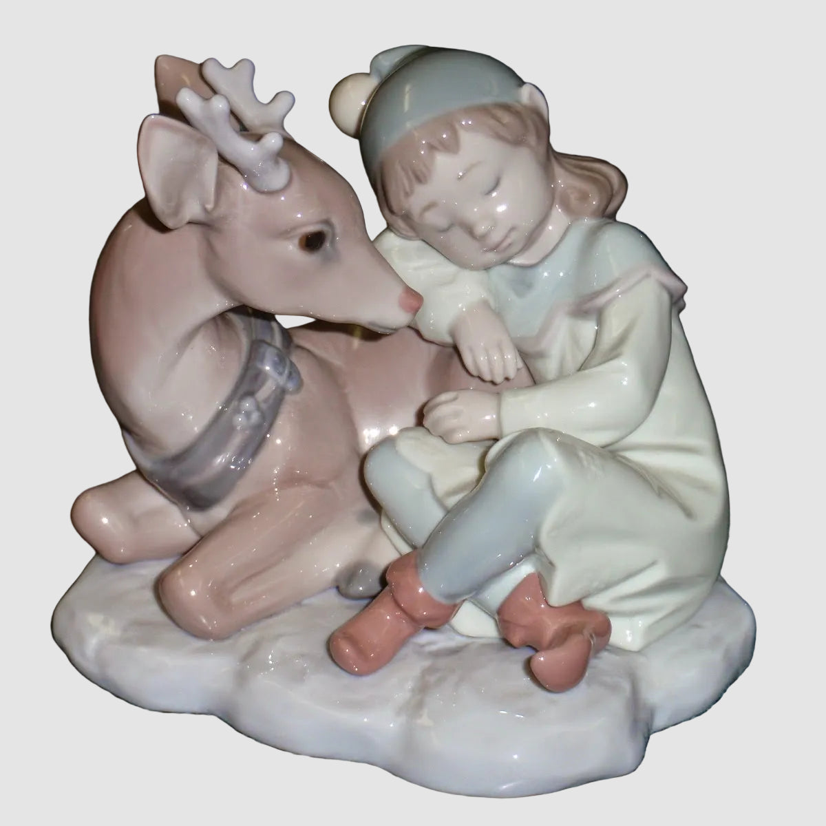 "A Well Earned Rest" Lladro Santa's Secret Workshop Christmas Figurine #6897 (5")