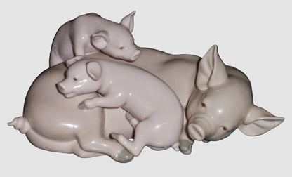 Lladro Playful Piglets Figurine 5228 Mother Pig Babies Cerditos Juguetones Jose Roig Vintage Spain Glossy Farm Life