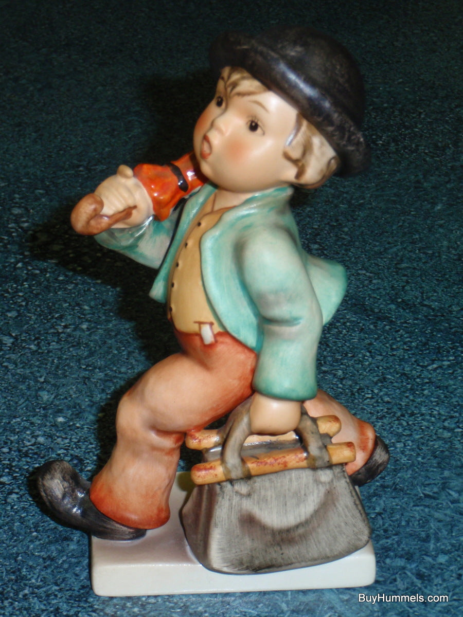 "Merry Wanderer" Goebel Hummel Figurine #7/0 - Large 6.25" Version