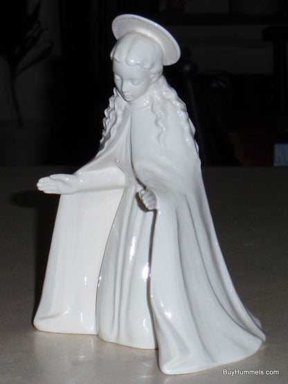 "White Virgin Mary" Goebel Hummel Nativity Figurine #214/A (6.5")