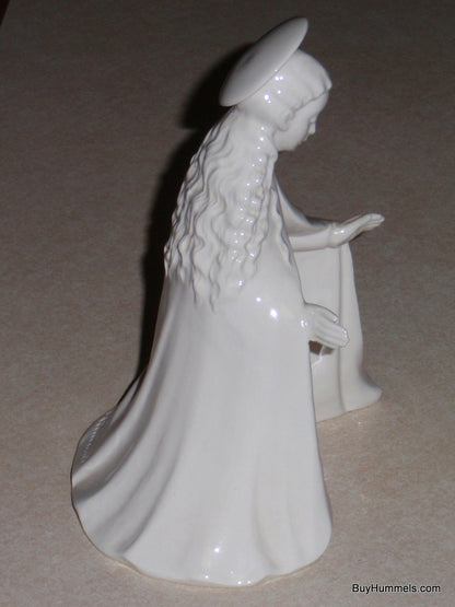"White Virgin Mary" Goebel Hummel Nativity Figurine #214/A (6.5")