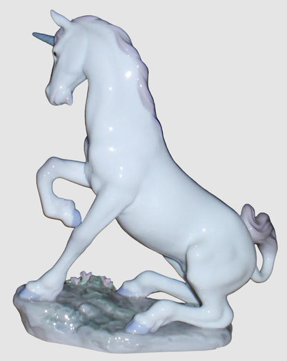 "Magical Unicorn" Lladro Figurine #7697 - Enchanted Forest Privilege (8.5")