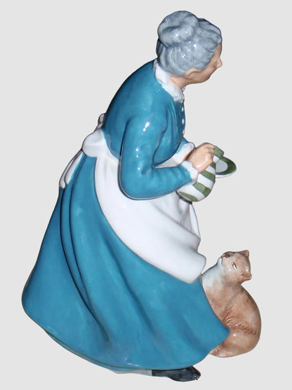 "The Favorite" Royal Doulton Figurine HN2249 - Grandmother & Cat (7.5")