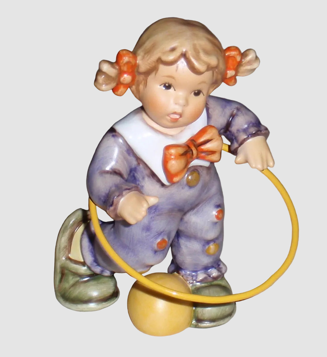 "Playing Around" Goebel Hummel Figurine #2088/A - Exclusive Edition 2003/2004