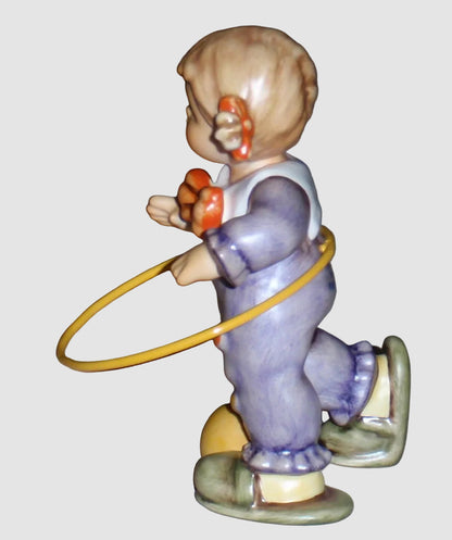 "Playing Around" Goebel Hummel Figurine #2088/A - Exclusive Edition 2003/2004