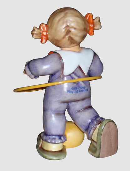 "Playing Around" Goebel Hummel Figurine #2088/A - Exclusive Edition 2003/2004