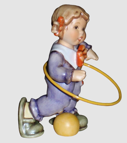 "Playing Around" Goebel Hummel Figurine #2088/A - Exclusive Edition 2003/2004