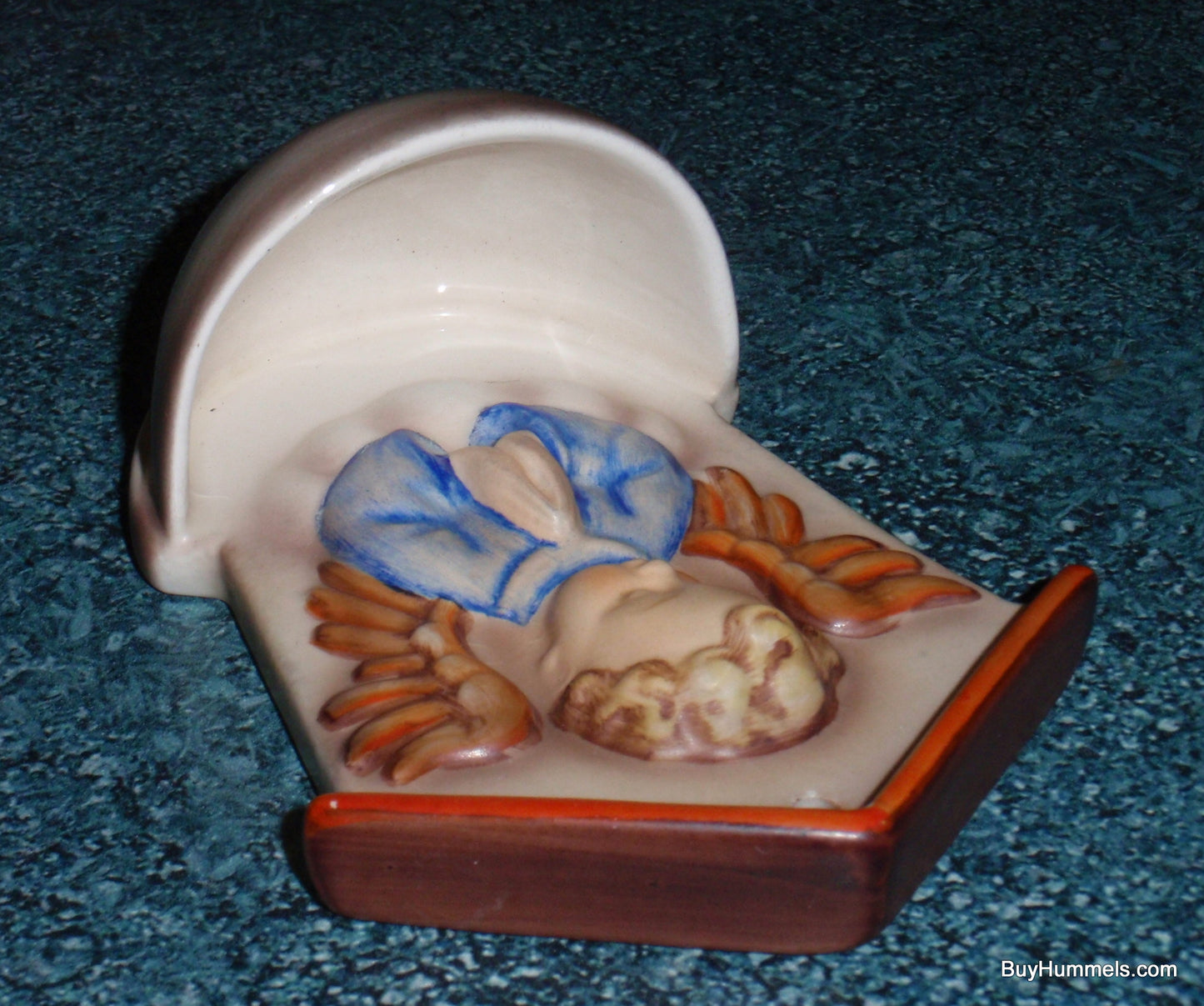 "White Angel Font" Goebel Hummel Holy Water Font #75 - Angelic Prayer (4-1/2")